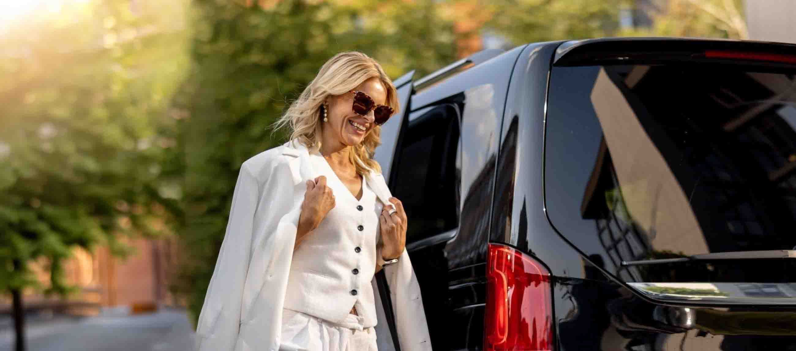 Pampelonne beach club transfer with private chauffeur