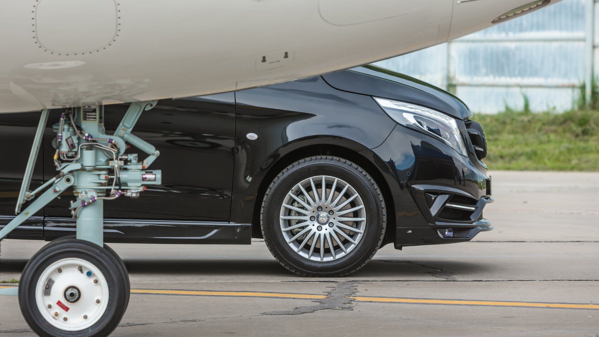 Costa Smeralda beach club arrival with chauffeur
